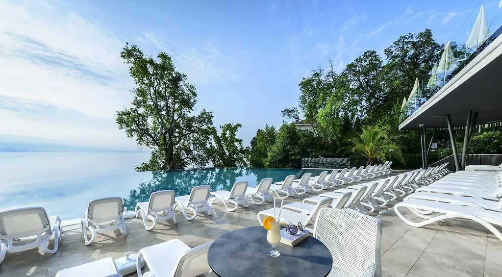 Grand Hotel Adriatic Opatija 4*,